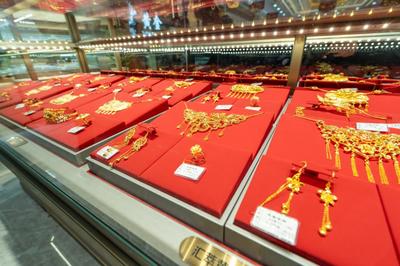 “水貝模式”落地山城 重慶黃金珠寶城開啟批發(fā)+零售新紀(jì)元